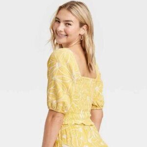 Universal Thread Yellow and white puff sleeve top off the shoulder Small NWOT